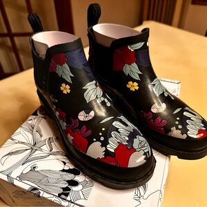 Sakroots Floral/Black Ankle Boots